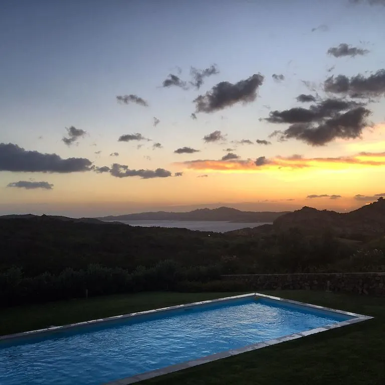Villa Smeralda Palau 0*,  Itálie